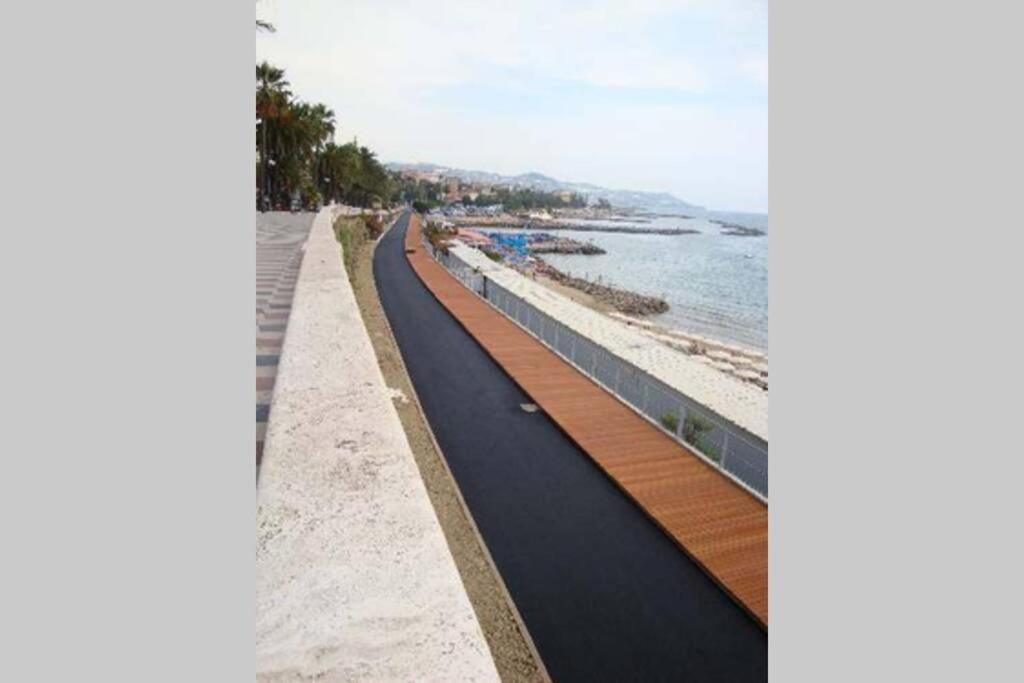 Centrally Located Apt By Harbour With Elevator San Remo Exterior foto