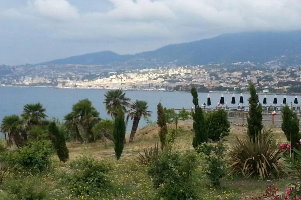 Centrally Located Apt By Harbour With Elevator San Remo Exterior foto