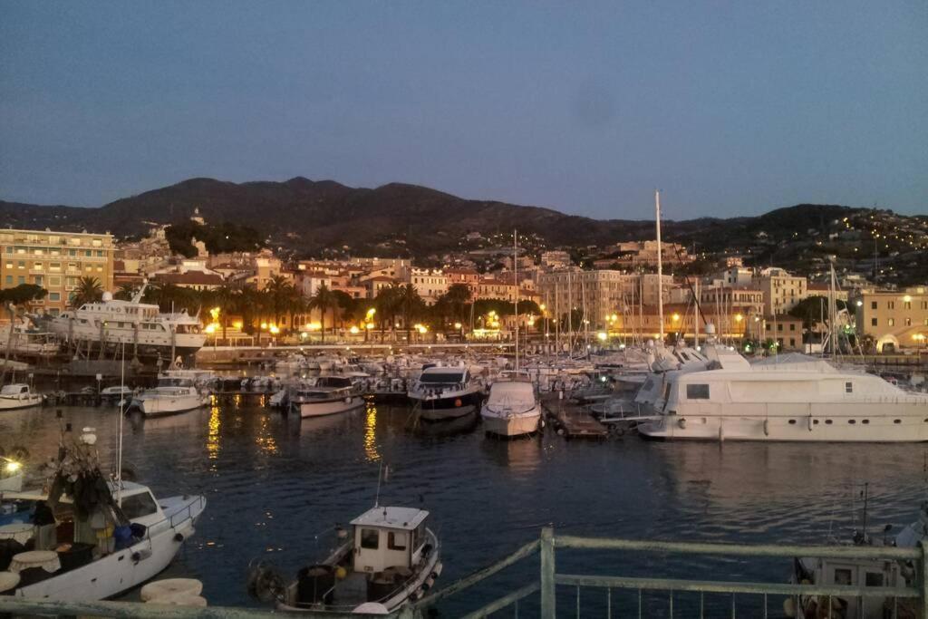 Centrally Located Apt By Harbour With Elevator San Remo Exterior foto