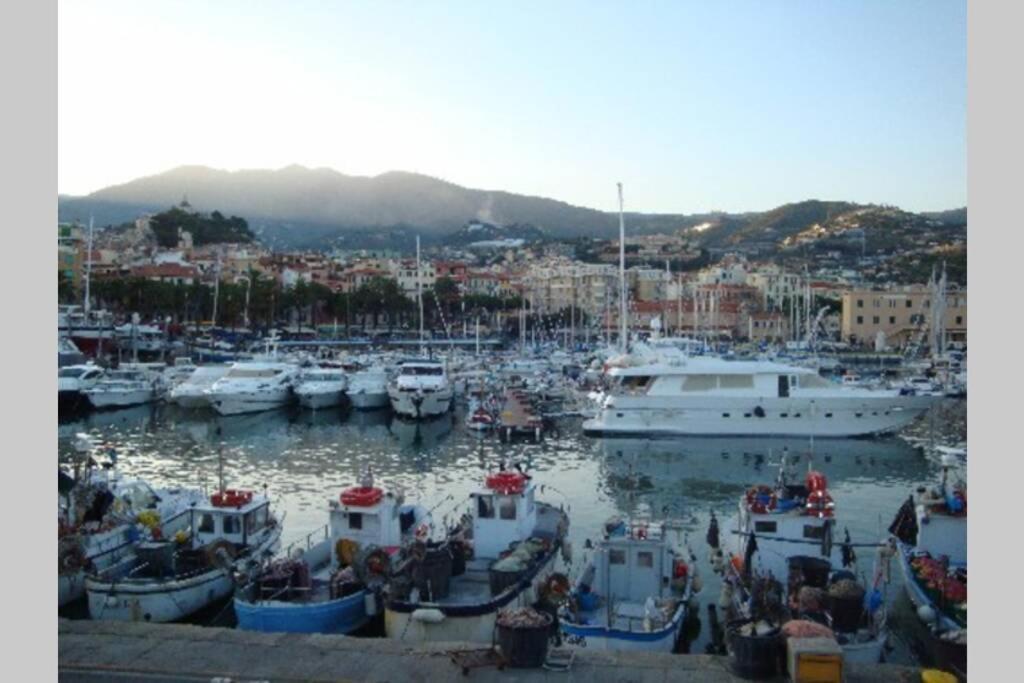 Centrally Located Apt By Harbour With Elevator San Remo Exterior foto